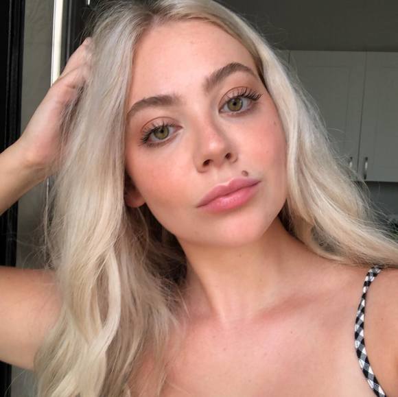 Meet your Posher, Taylor - Picture 1 of 1